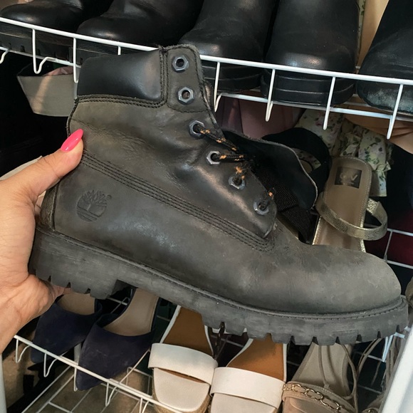Black timberland boots, used but in good condition men’s size 6.5 - Picture 1 of 3